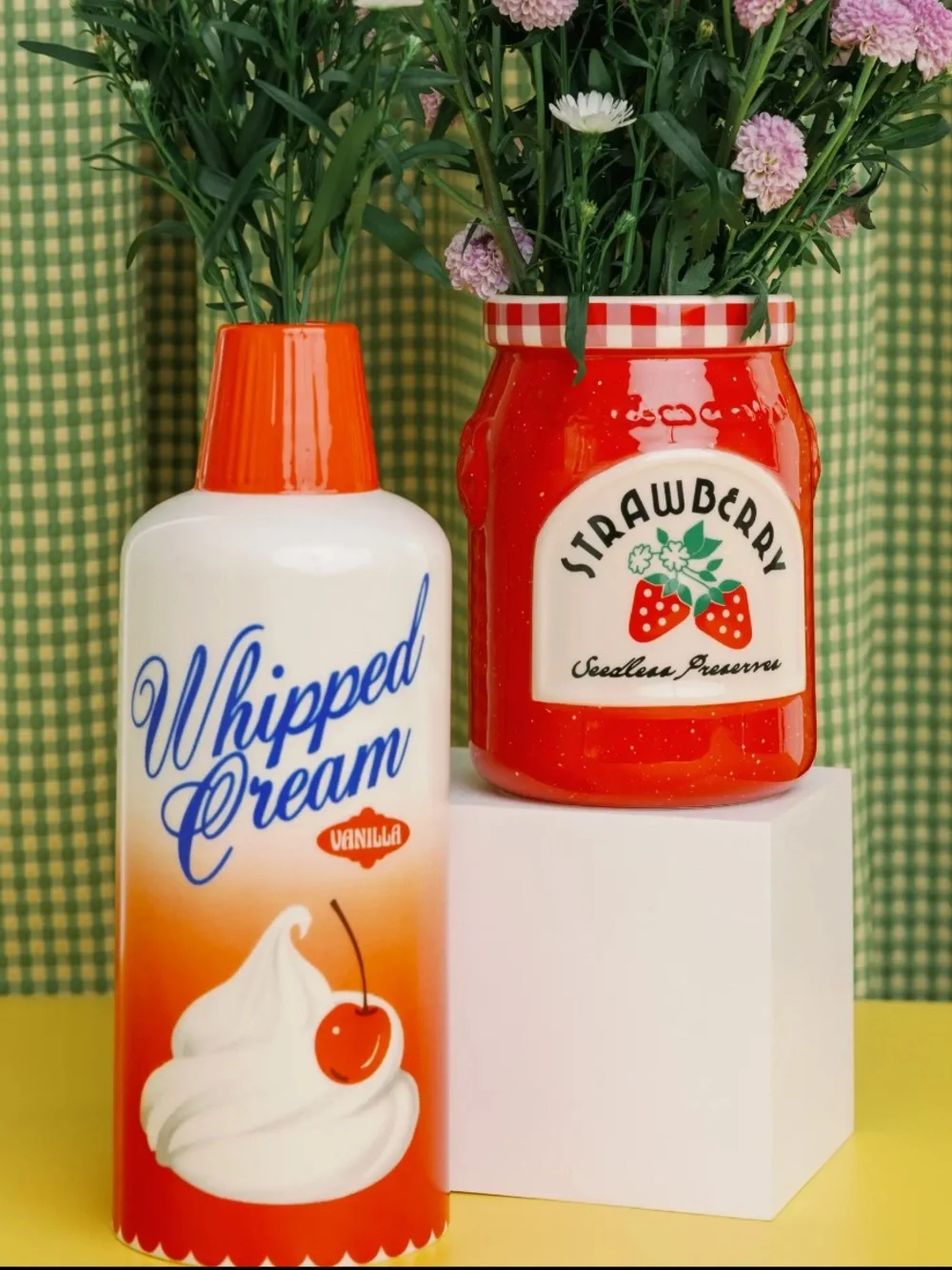 Whipped Cream Ceramic Vase Novelty Retro Whimsical Home Decor ban.do NWT NIB